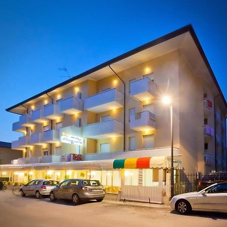 Hotel Augusta Caorle Eksteriør bilde
