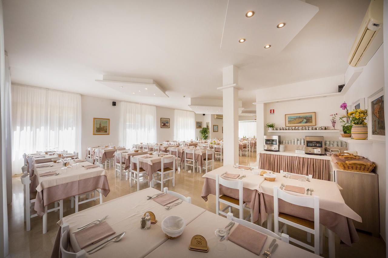 Hotel Augusta Caorle Eksteriør bilde