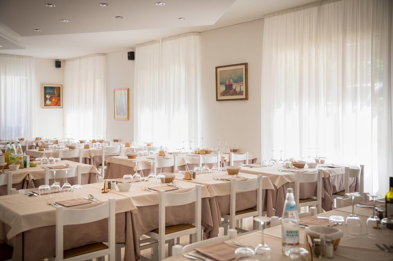 Hotel Augusta Caorle Eksteriør bilde
