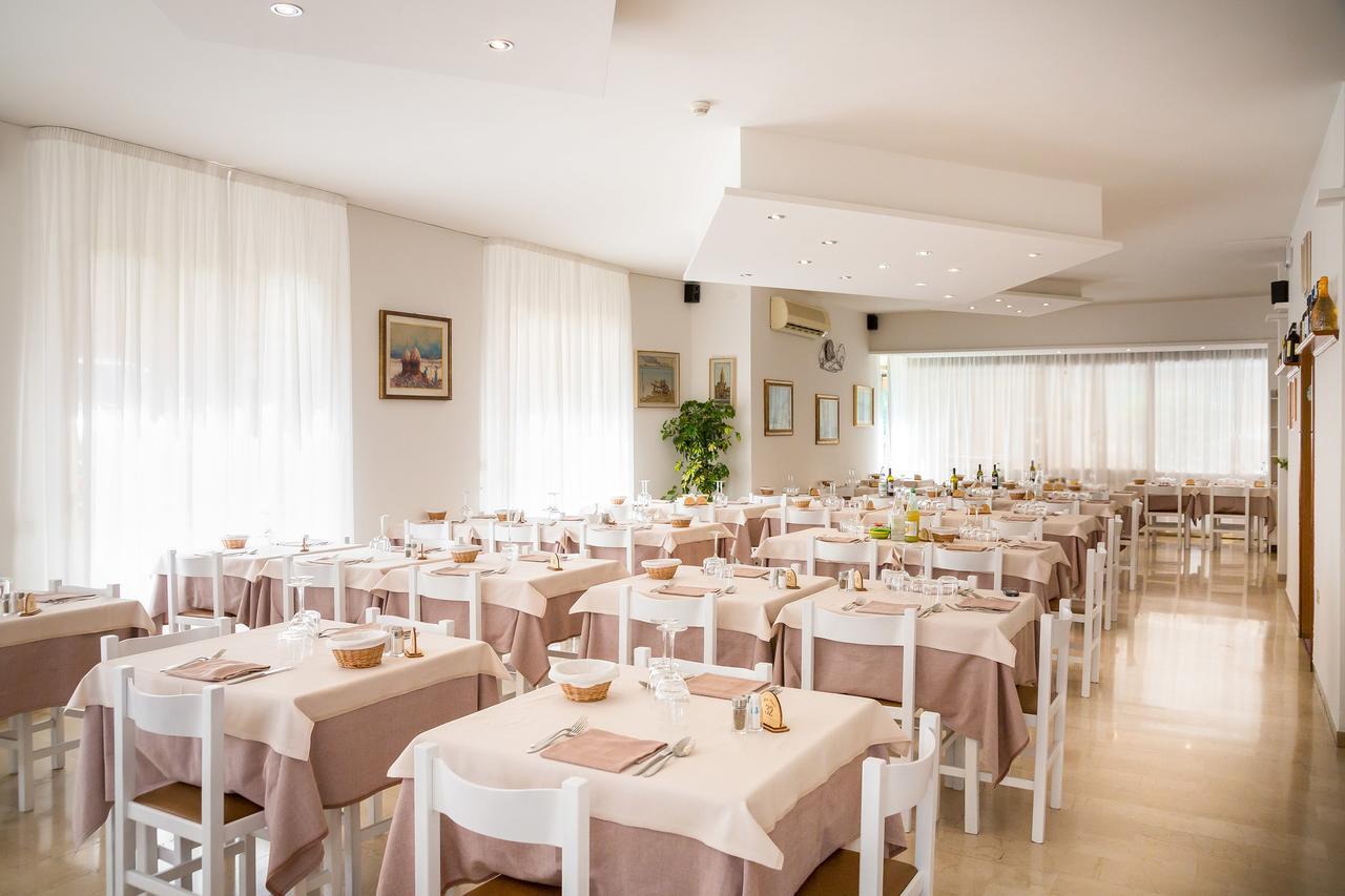 Hotel Augusta Caorle Eksteriør bilde